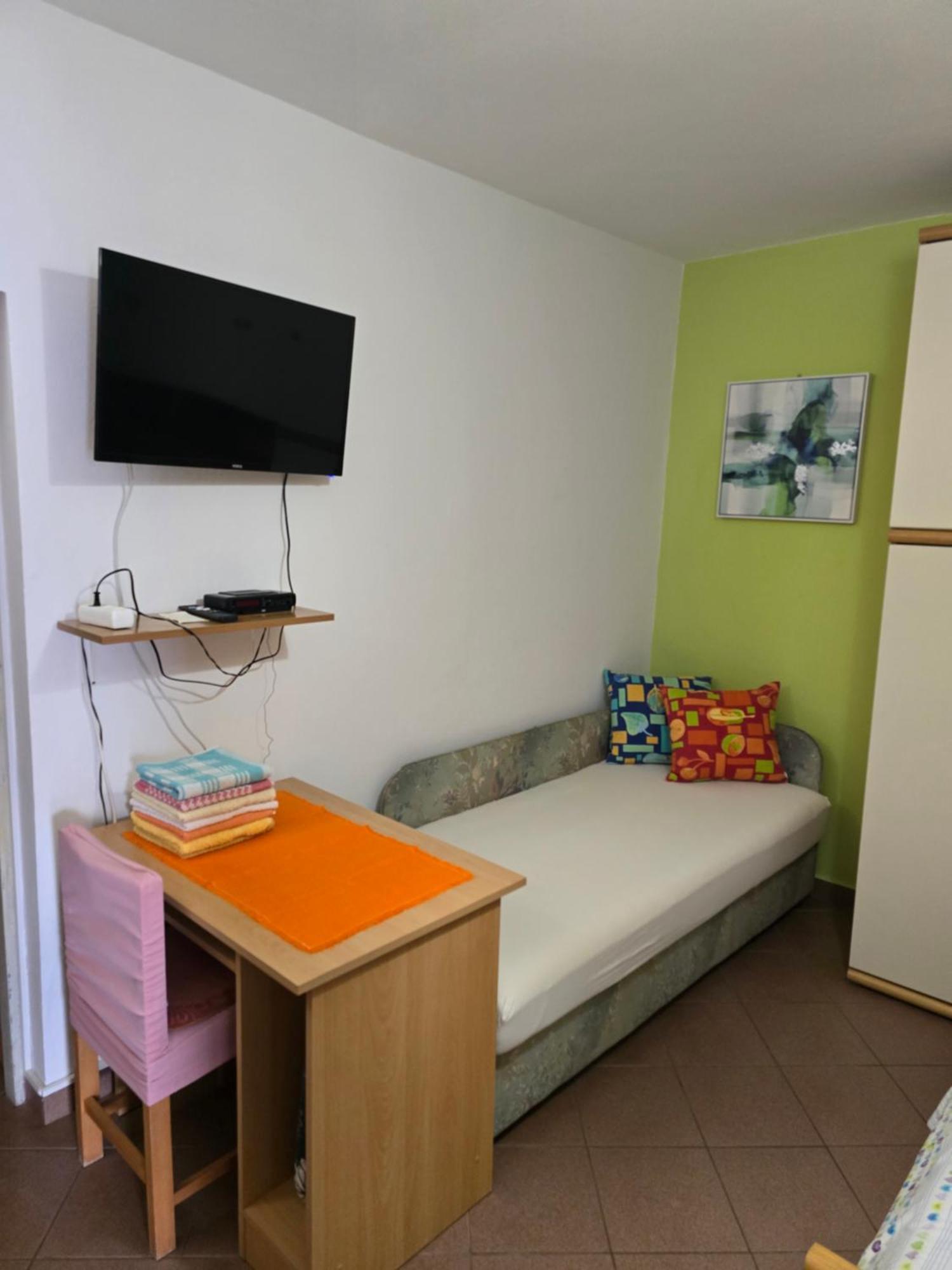 Apartments Mladenka Сень Экстерьер фото