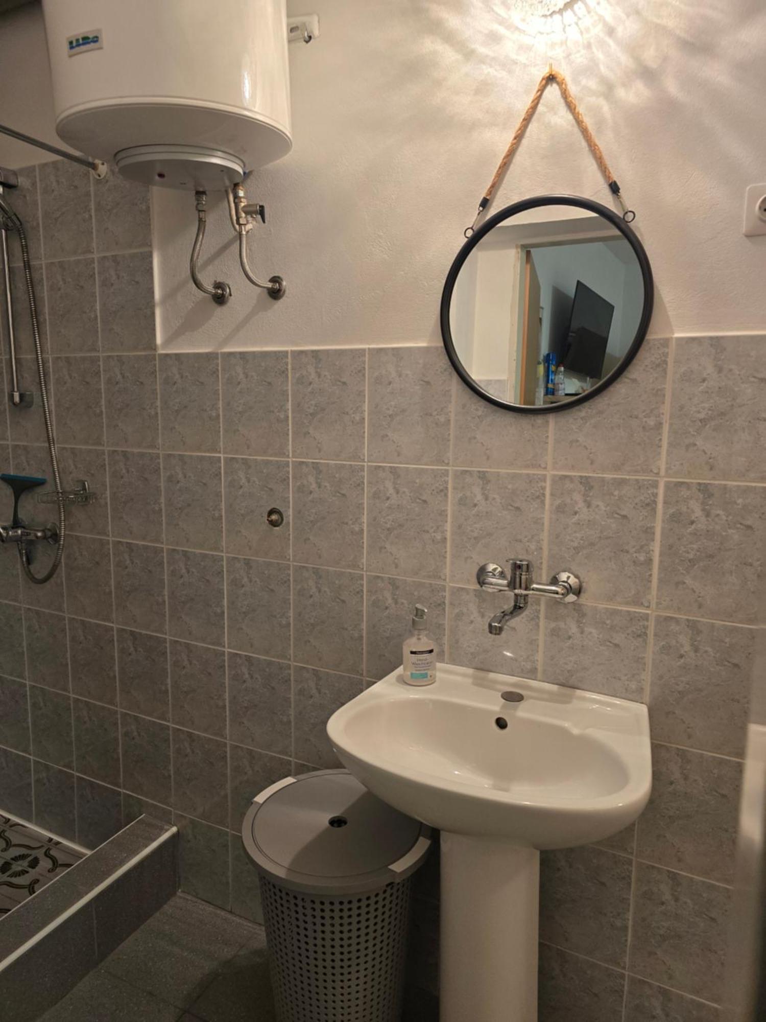 Apartments Mladenka Сень Экстерьер фото