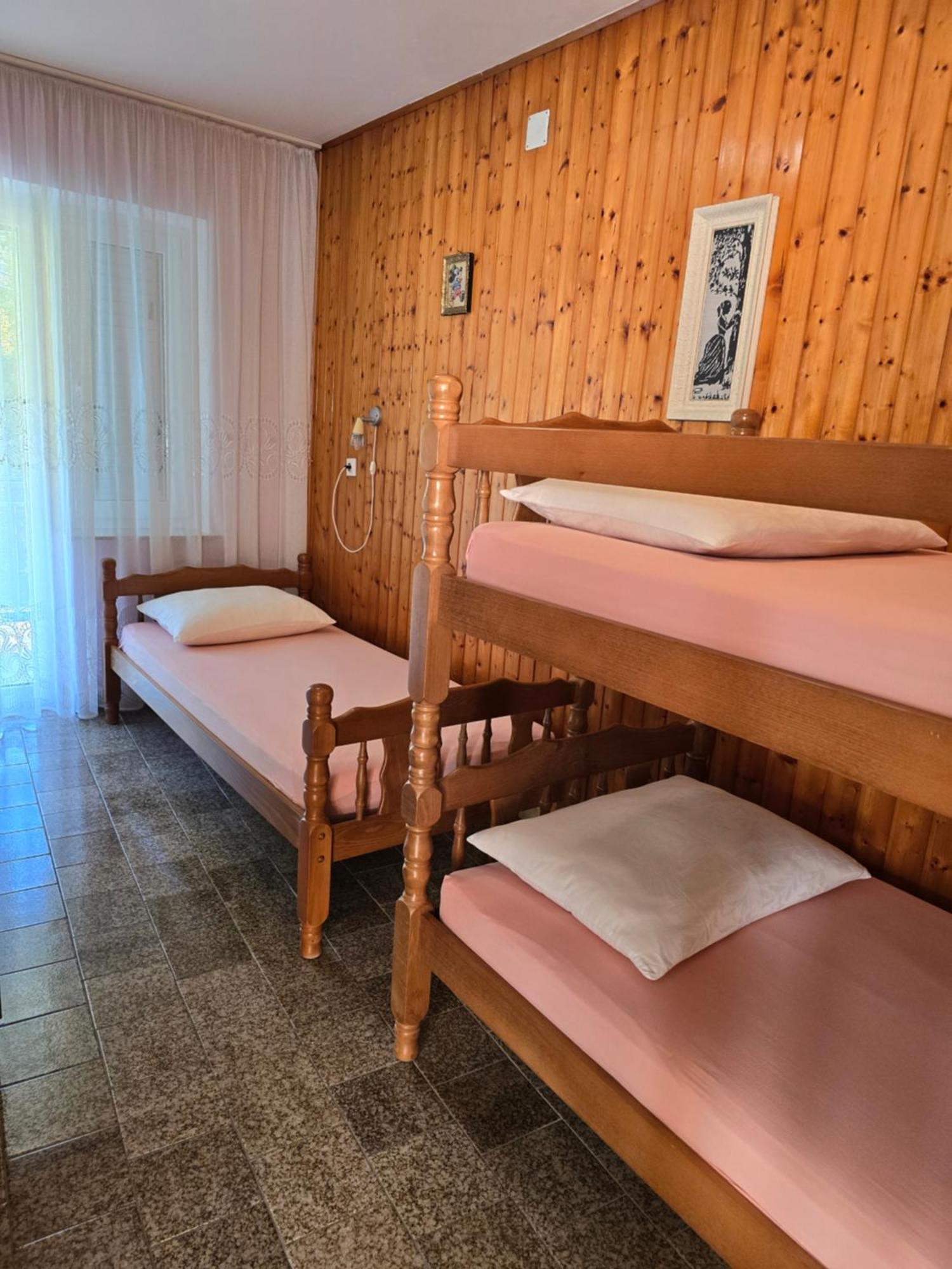 Apartments Mladenka Сень Экстерьер фото