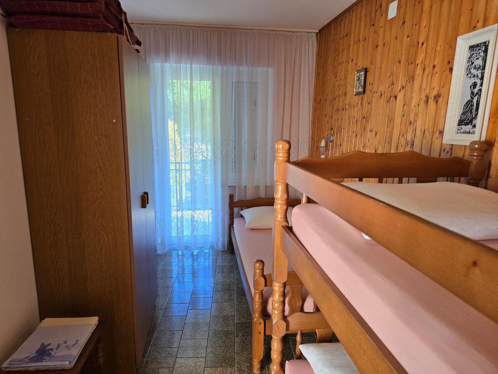 Apartments Mladenka Сень Экстерьер фото